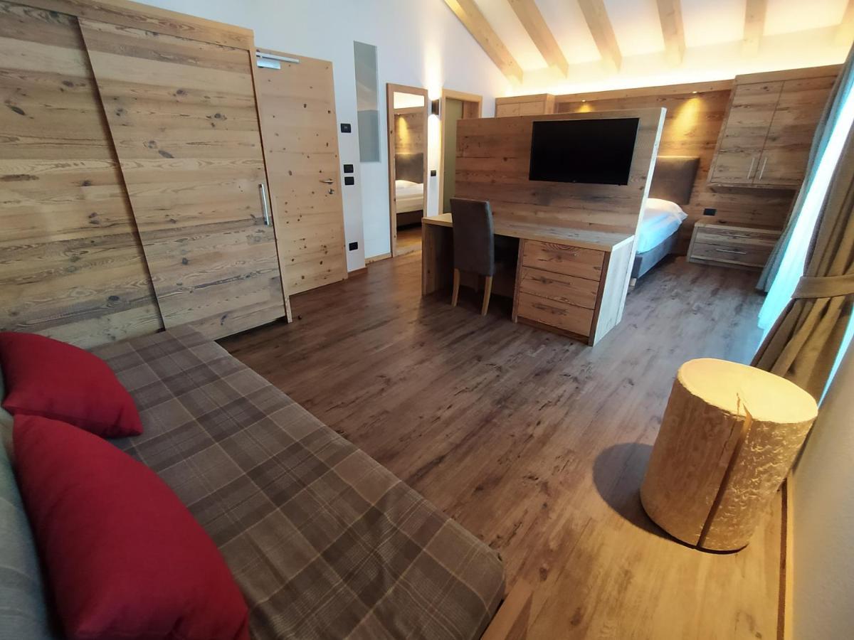 Hotel Flora Alpina Campitello di Fassa Luaran gambar