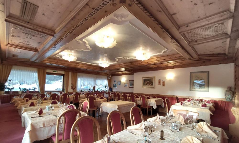 Hotel Flora Alpina Campitello di Fassa Luaran gambar
