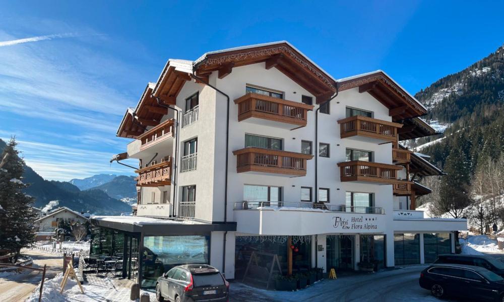 Hotel Flora Alpina Campitello di Fassa Luaran gambar