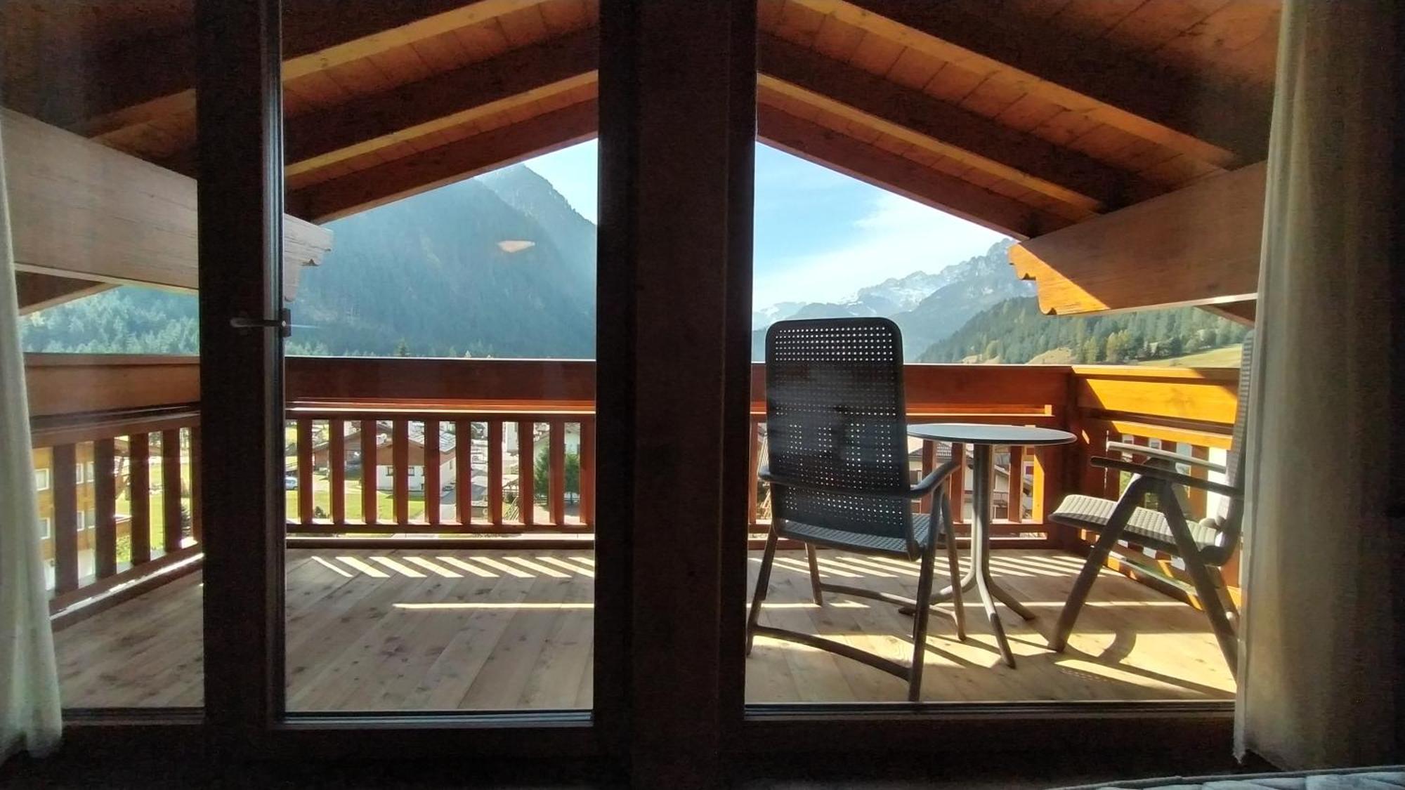 Hotel Flora Alpina Campitello di Fassa Luaran gambar