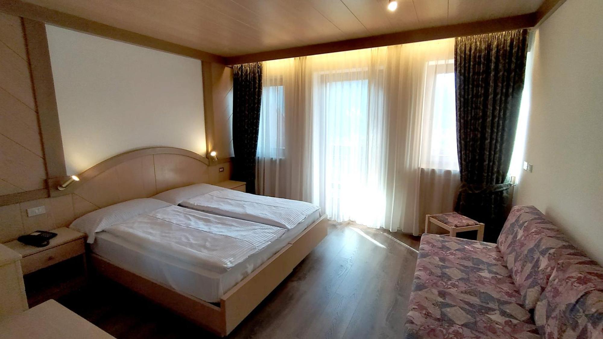 Hotel Flora Alpina Campitello di Fassa Luaran gambar