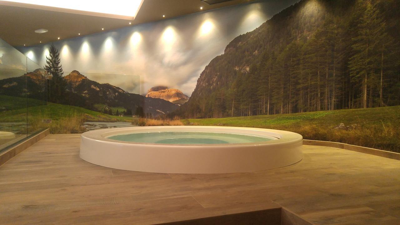 Hotel Flora Alpina Campitello di Fassa Luaran gambar